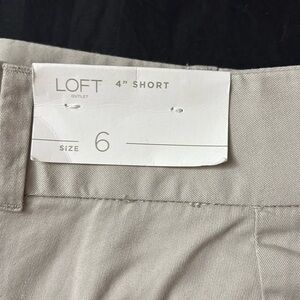 Loft outlet 4 inch shorts size 6